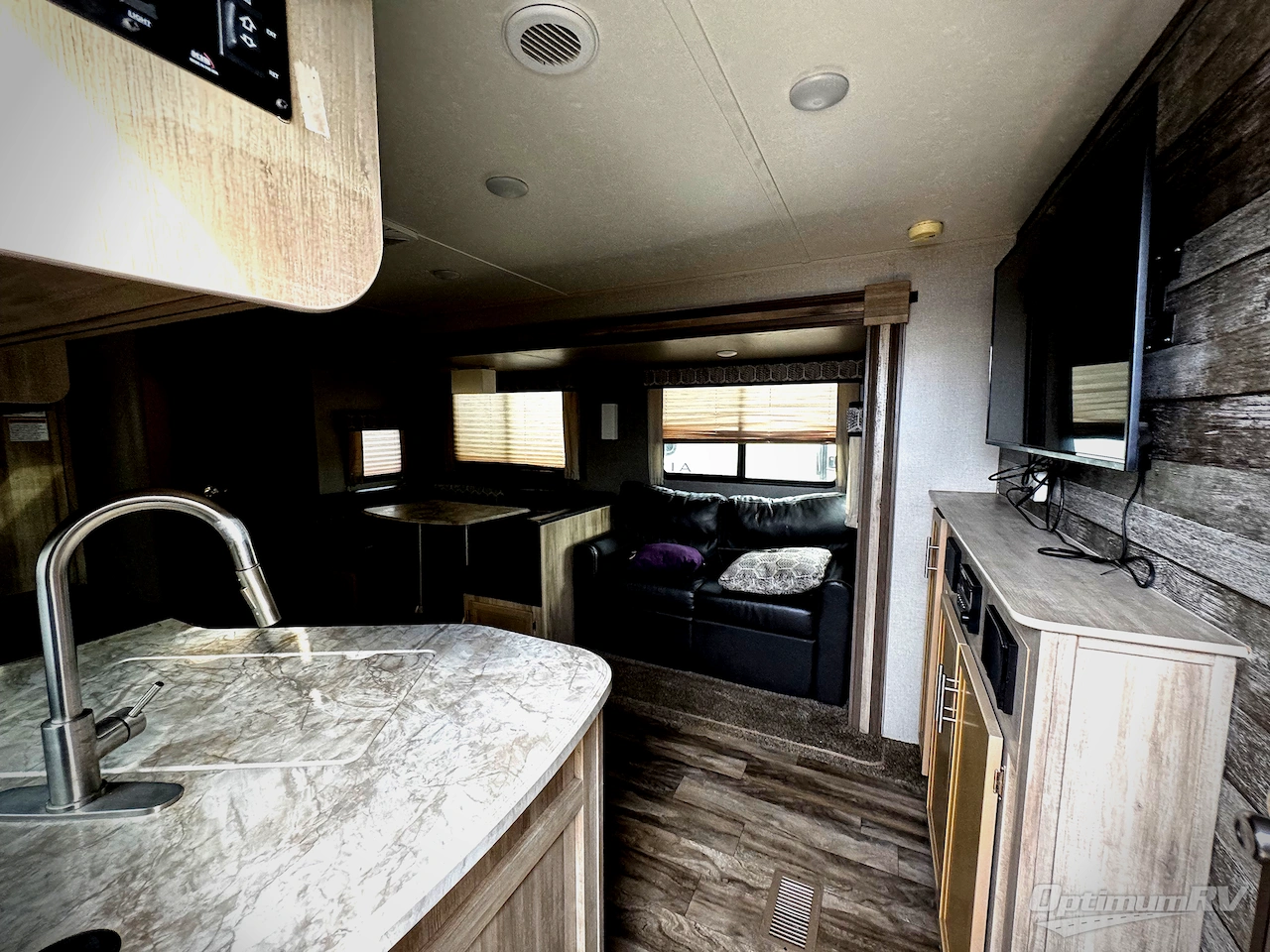 2021 Coachmen Catalina Legacy 293QBCK Photo 2