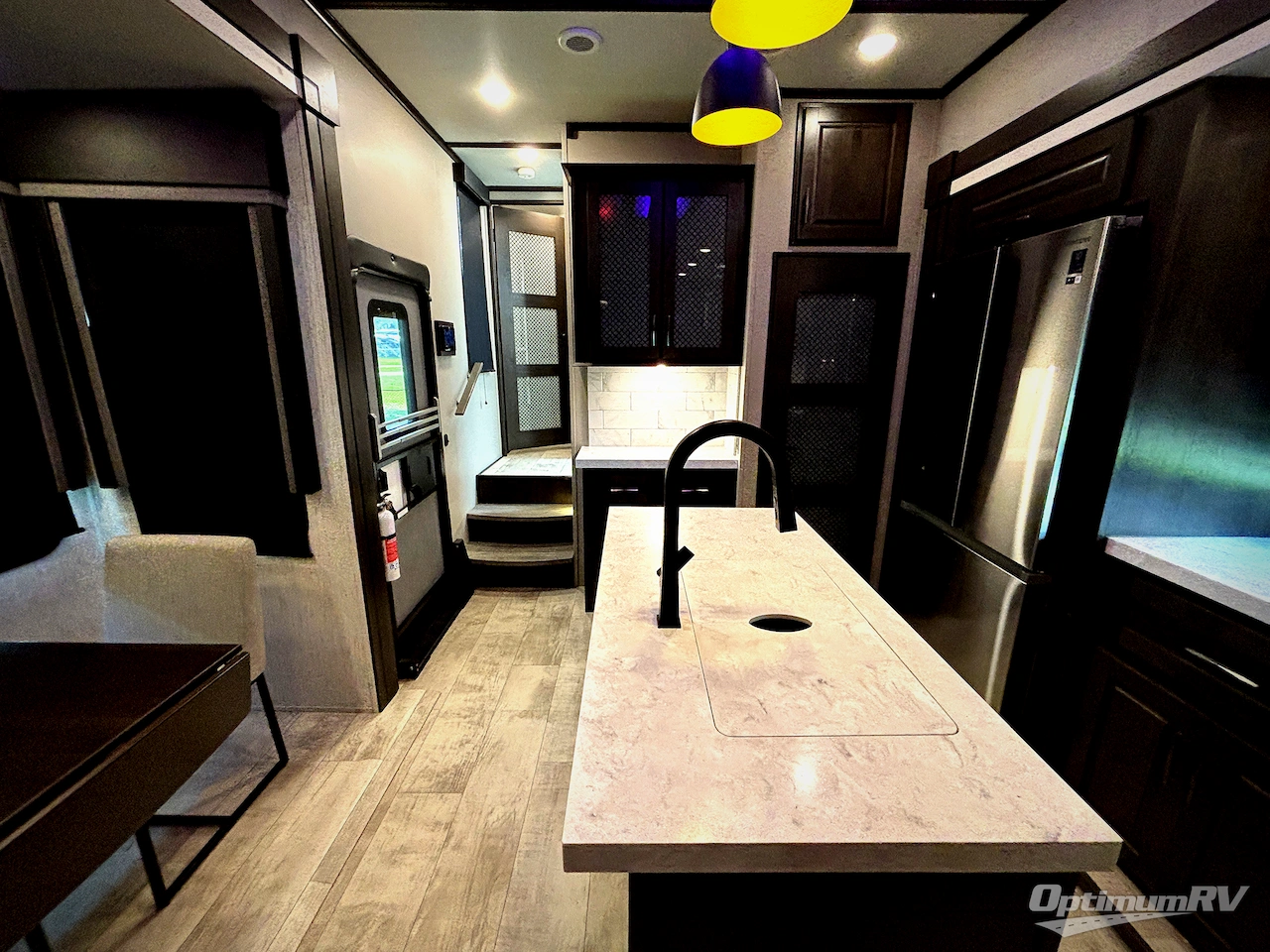 2021 Grand Design MOMENTUM 376THS Photo 4
