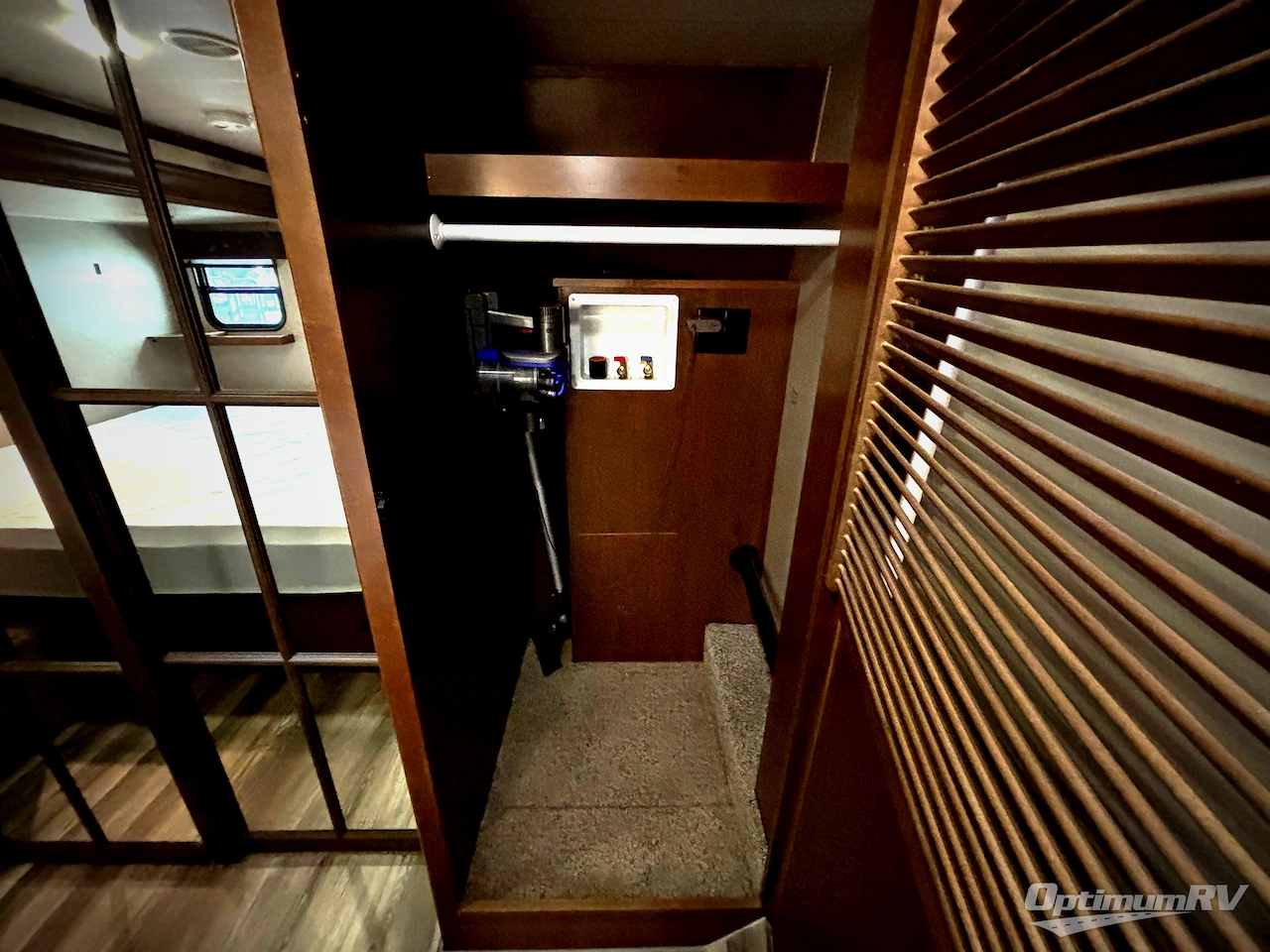 2015 Heartland Bighorn 3570RS Photo 11