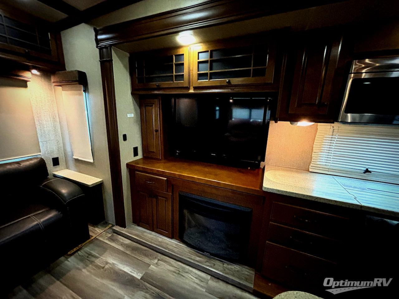 2015 Heartland Bighorn 3570RS Photo 19