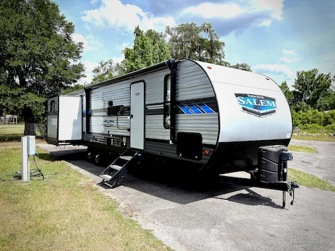 Used 2022 Forest River Salem 31KQBTS Featured Photo