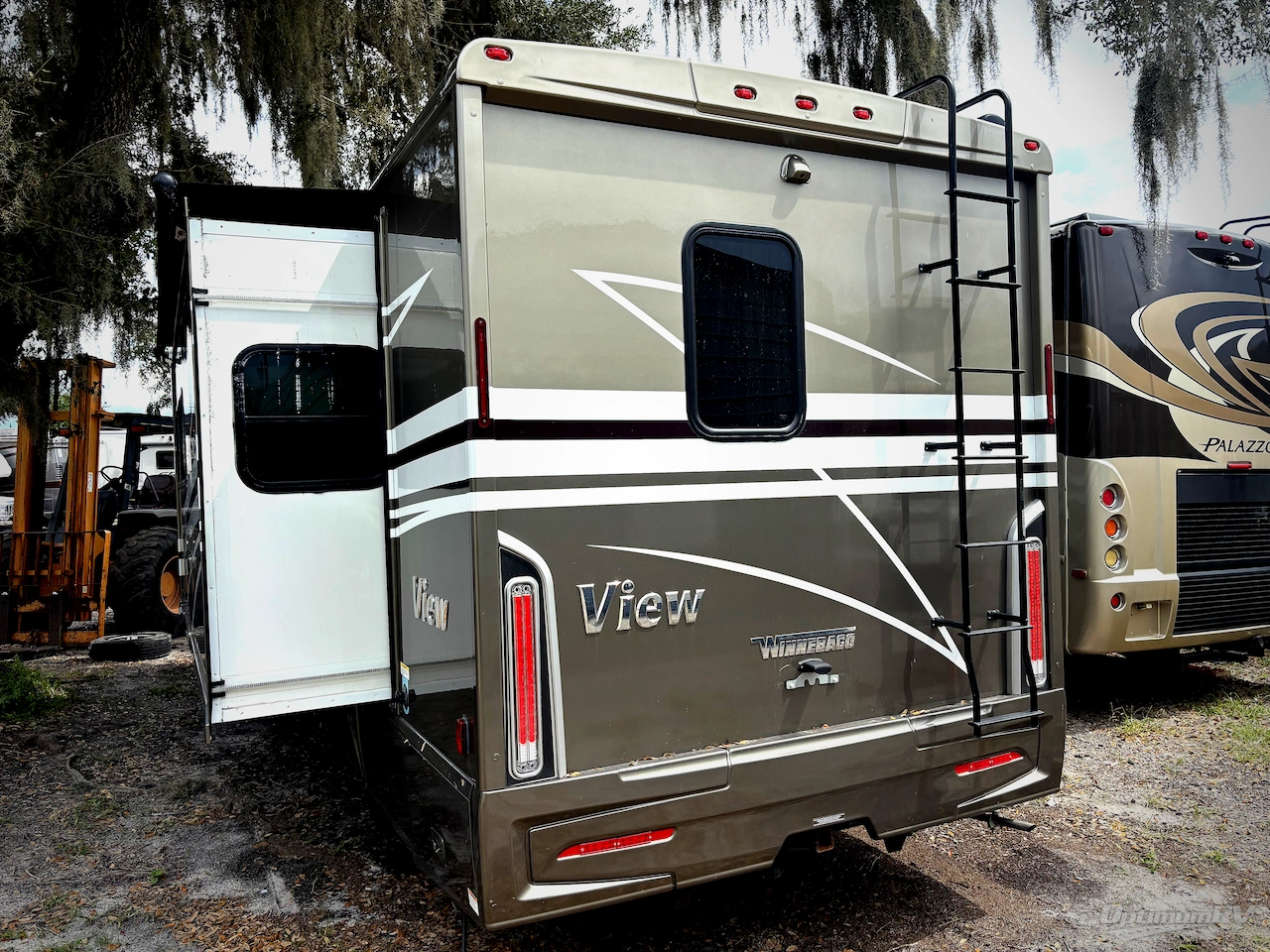 2022 Winnebago View 24D Photo 3