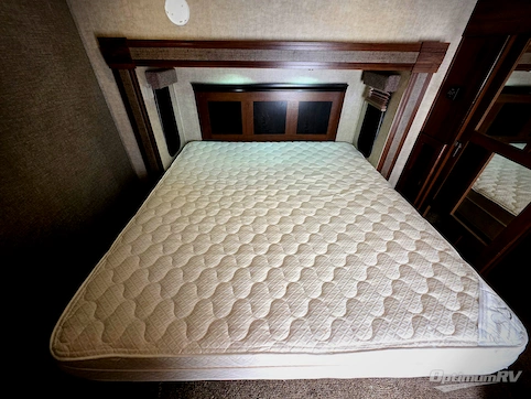 2015 Heartland Oakmont 345RS RV Photo 4