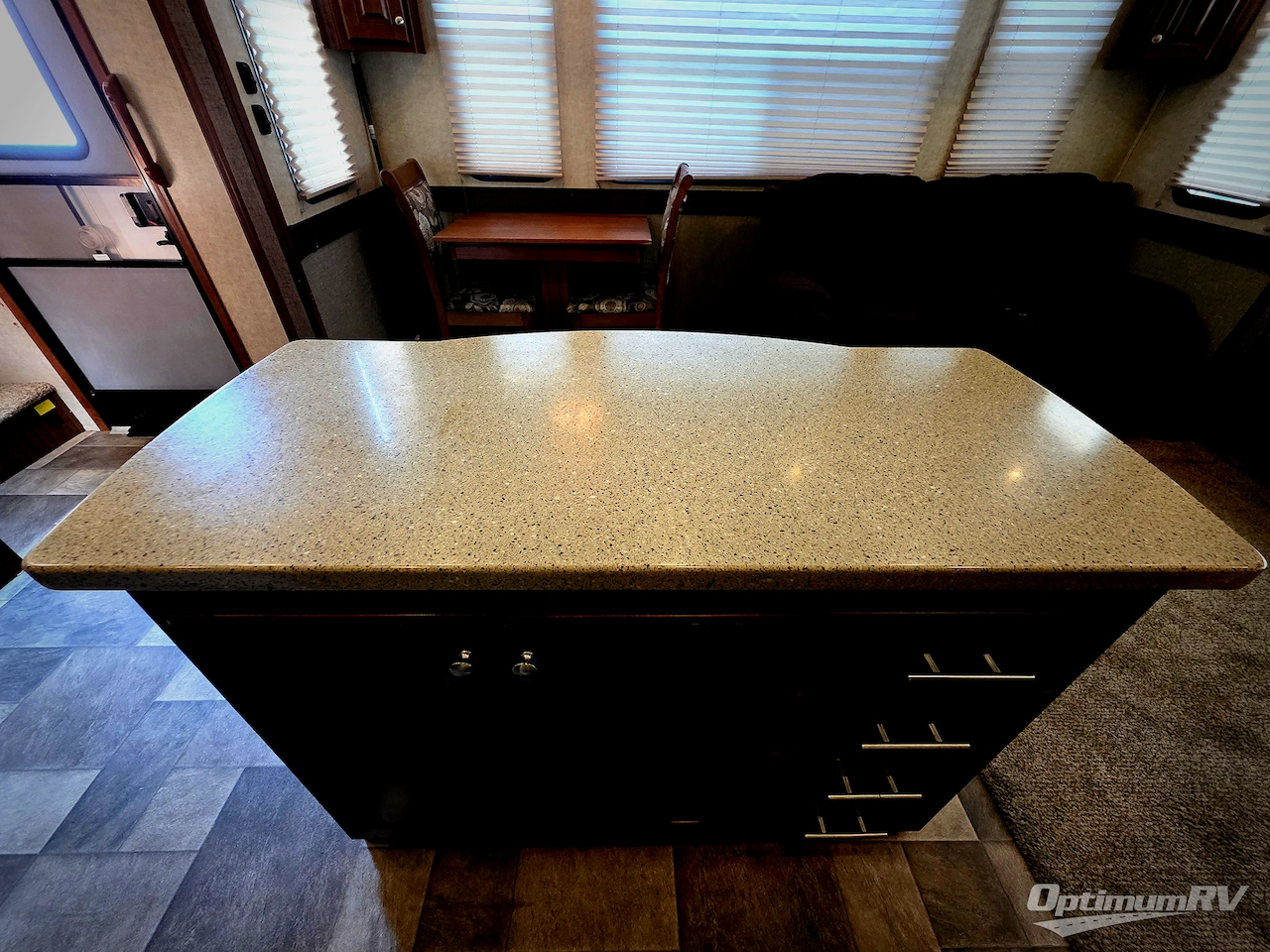 2015 Heartland Oakmont 345RS Photo 10