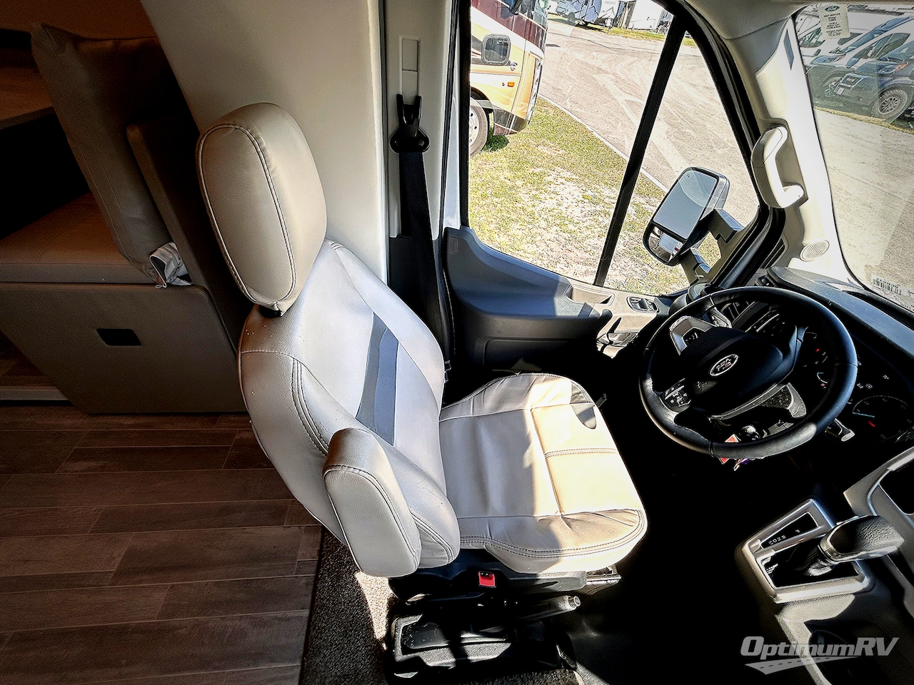 2023 Thor Compass AWD 23TW Photo 2