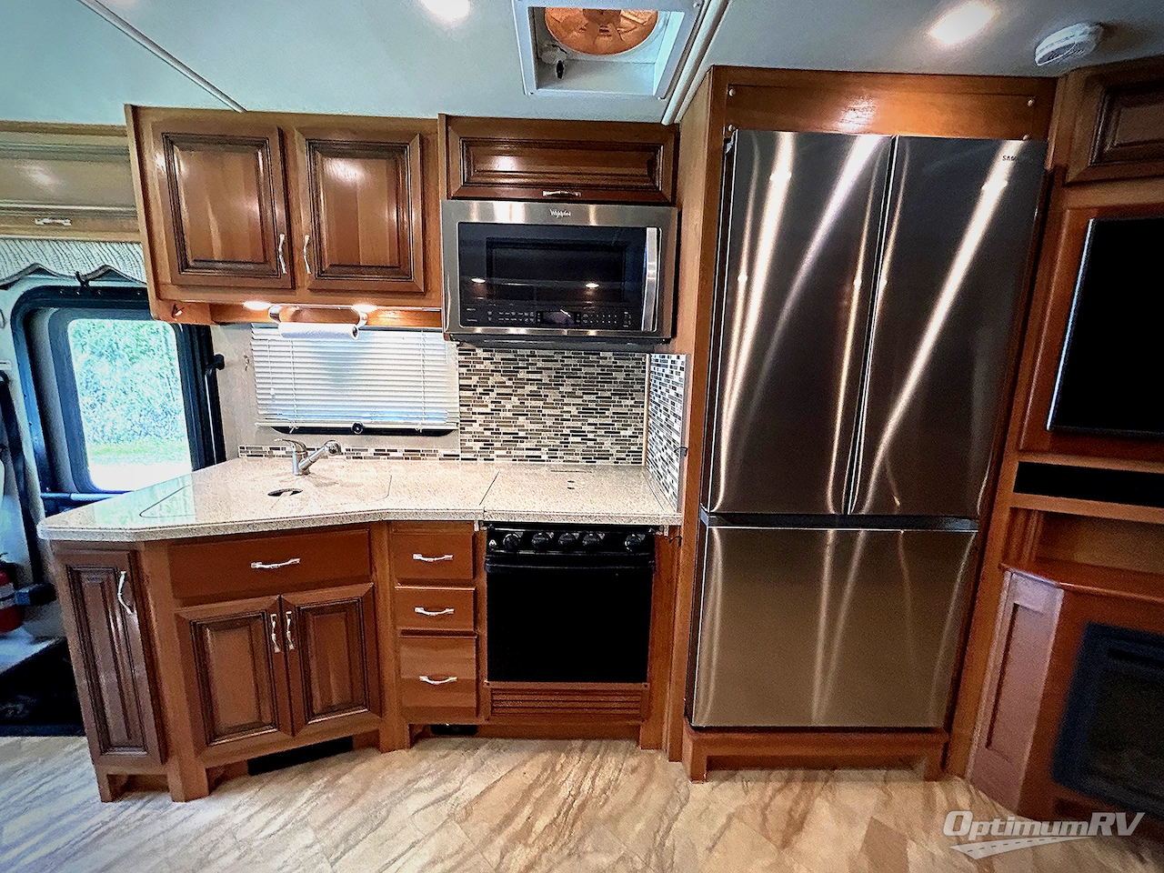 2016 Holiday Rambler Vacationer 33CT Photo 9