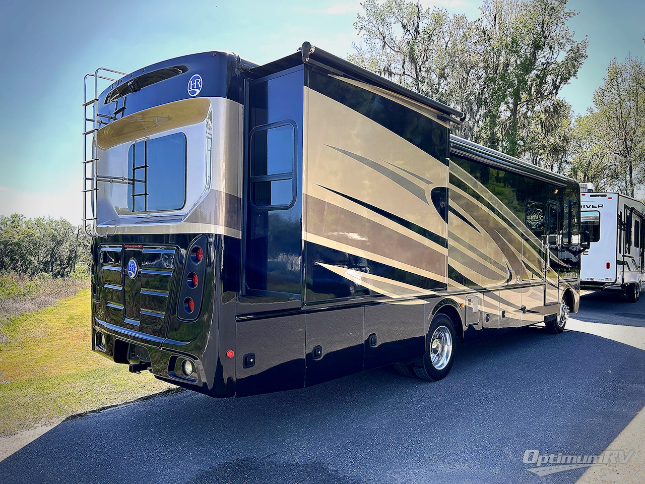 2016 Holiday Rambler Vacationer 33CT Photo 2