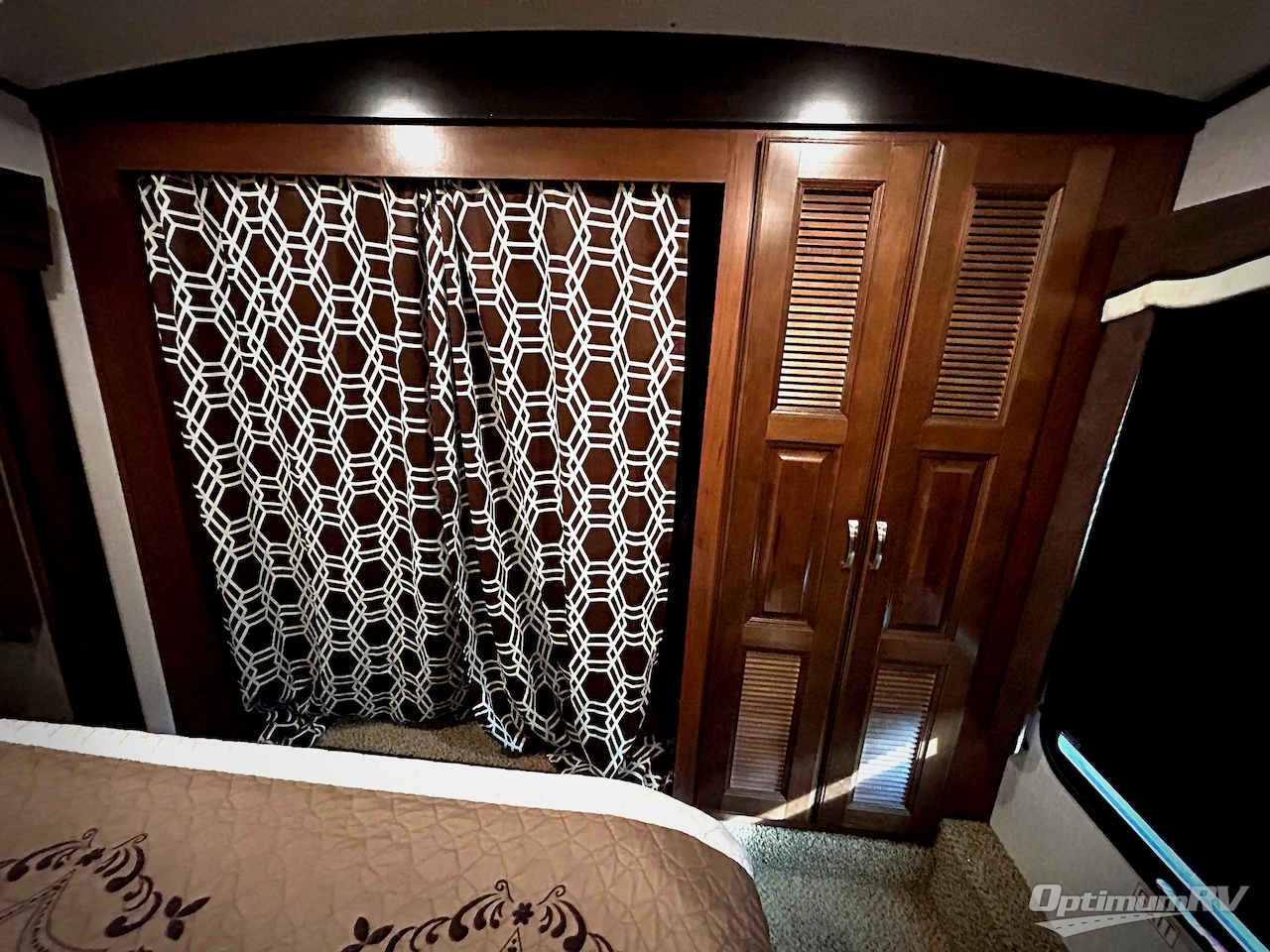 2017 Jayco North Point 379DBFS Photo 10