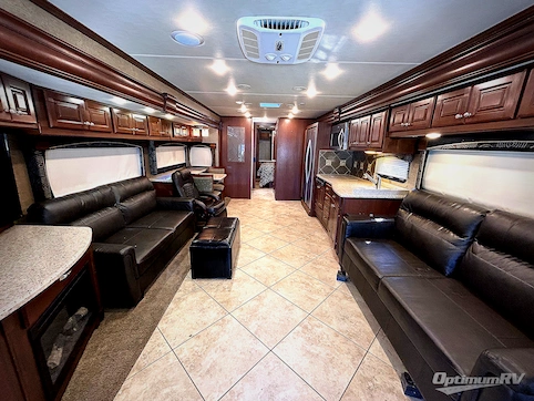 2014 Thor Tuscany XTE 40GQ RV Photo 2