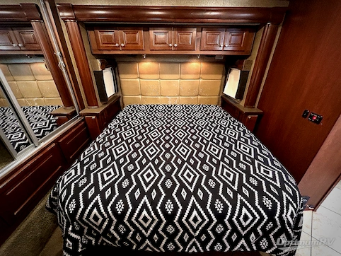 2014 Thor Tuscany XTE 40GQ RV Photo 4