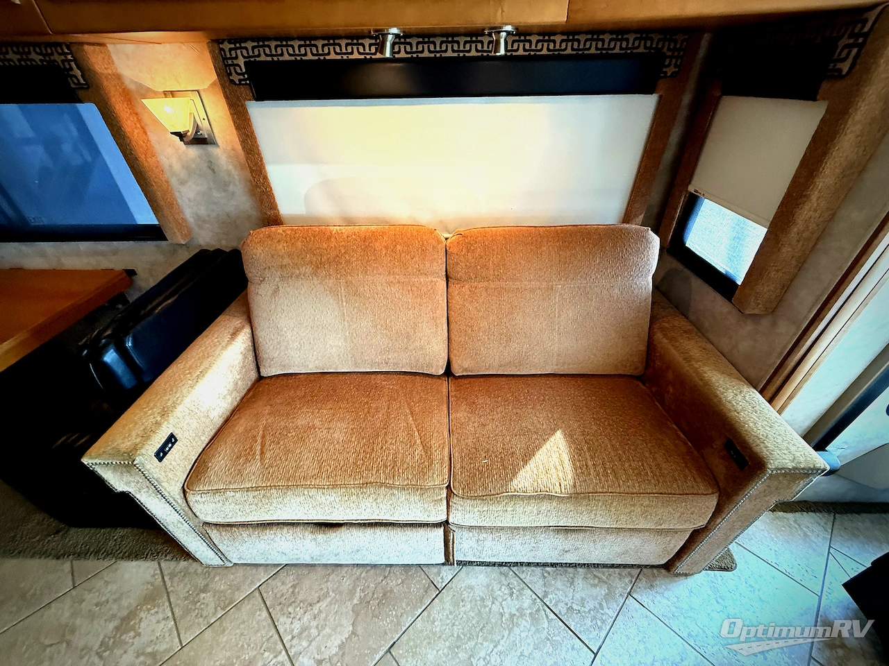 2012 Winnebago Journey 36M Photo 9