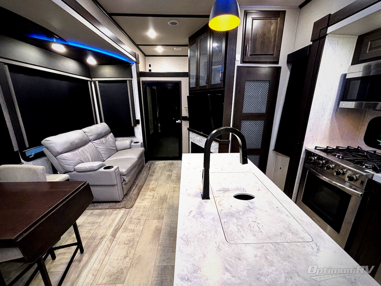 2021 Grand Design MOMENTUM 397TH Photo 3