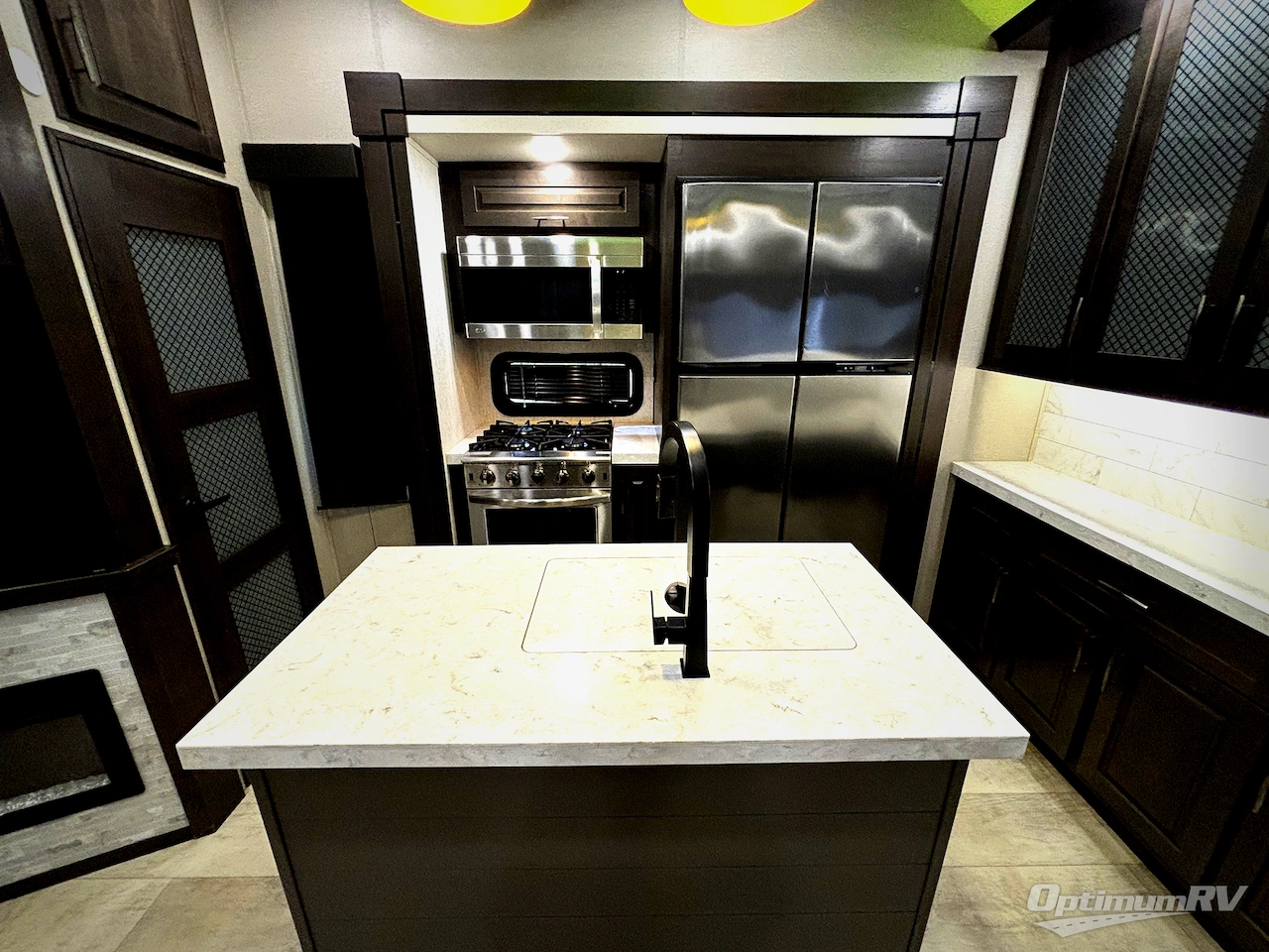 2021 Grand Design MOMENTUM 397TH Photo 5