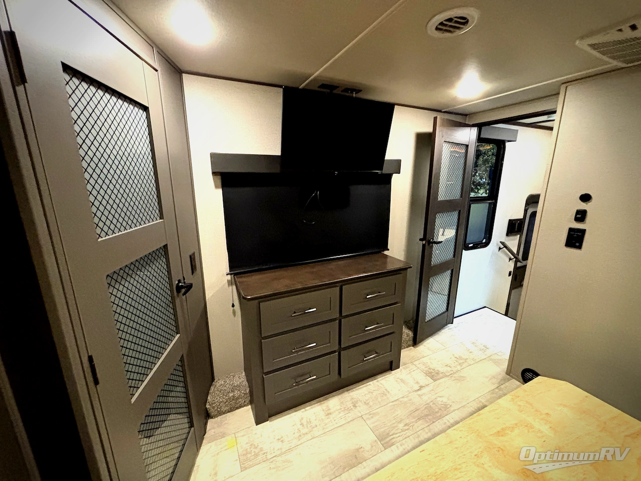 2021 Grand Design MOMENTUM 397TH Photo 12