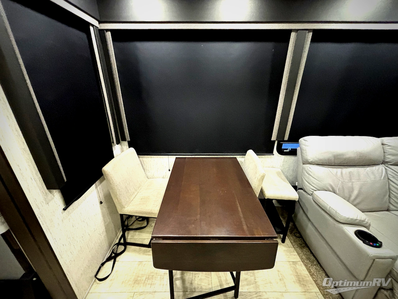 2021 Grand Design MOMENTUM 397TH Photo 16