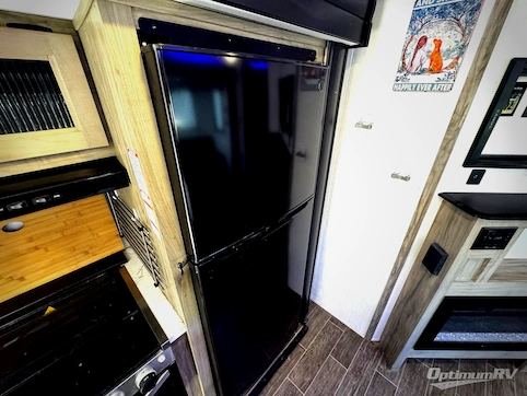 2022 Forest River Cherokee Alpha Wolf 33BH-L RV Photo 2