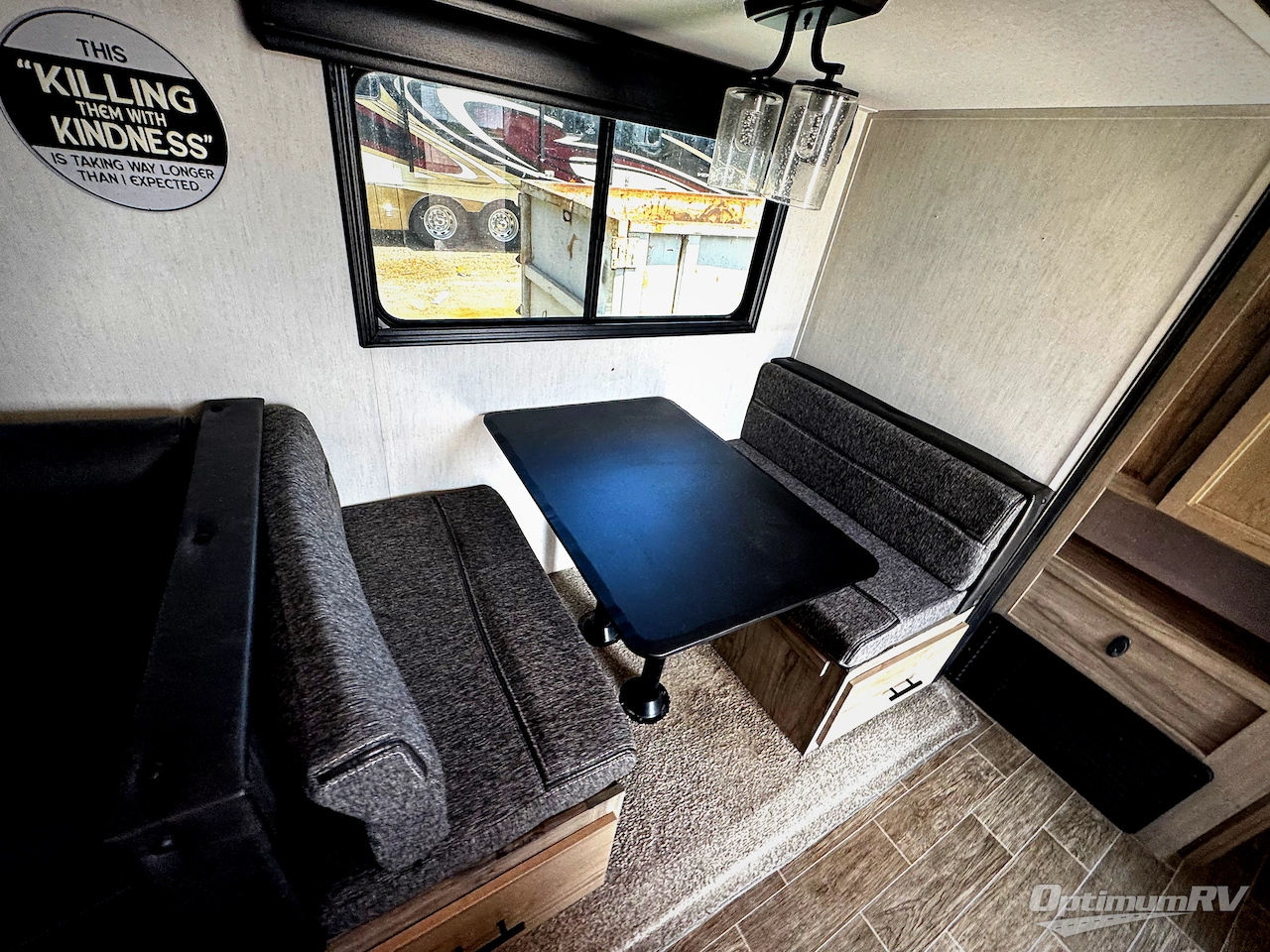 2022 Forest River Cherokee Alpha Wolf 33BH-L Photo 12