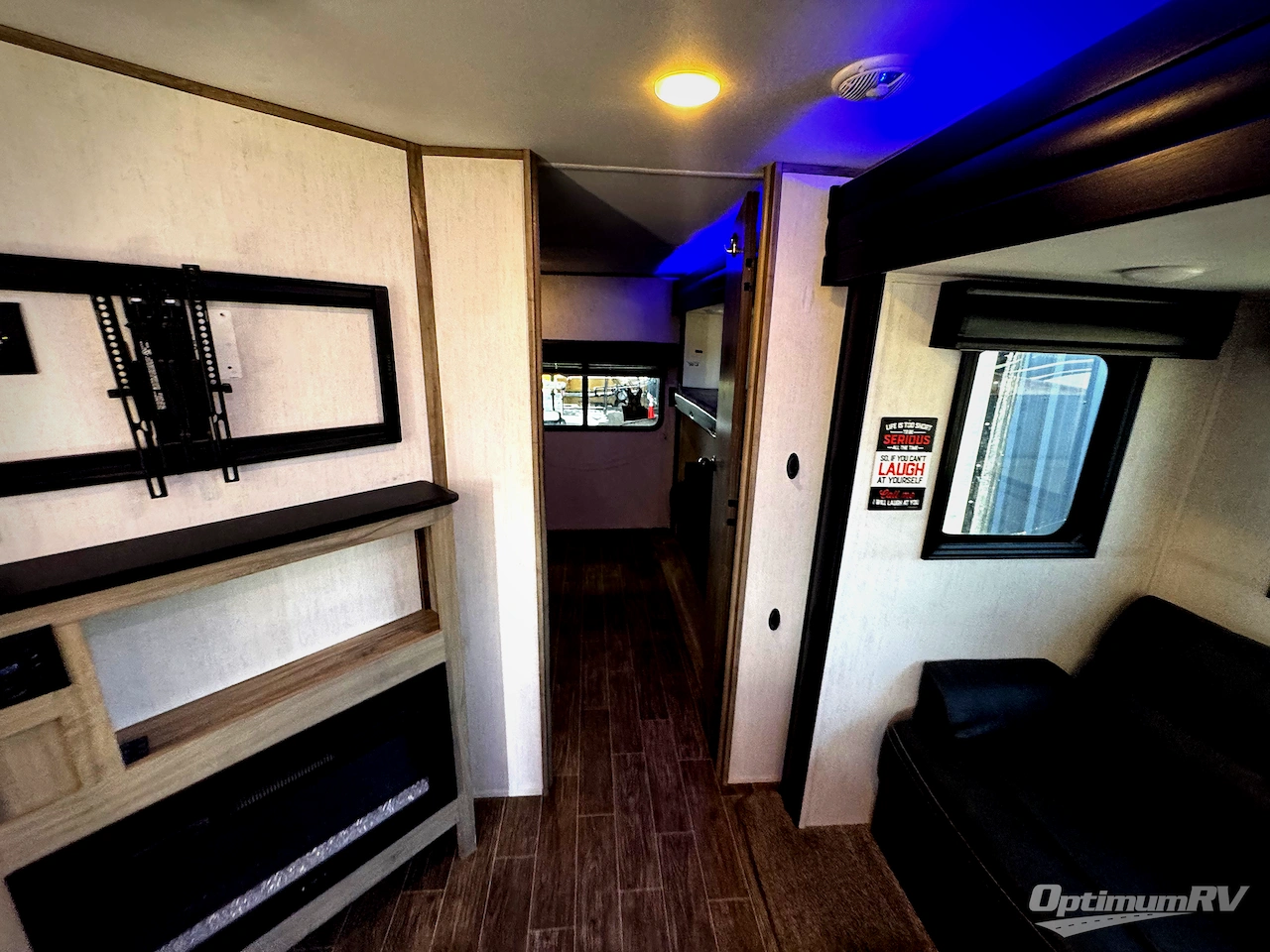 2022 Forest River Cherokee Alpha Wolf 33BH-L Photo 13