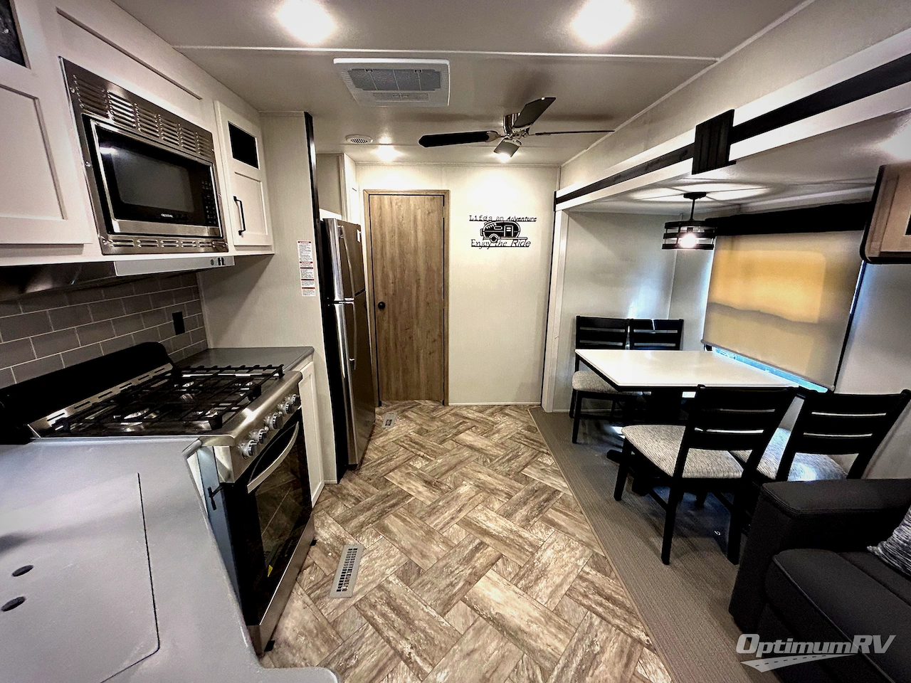 2023 Palomino Puma Destination 39DBT Photo 4