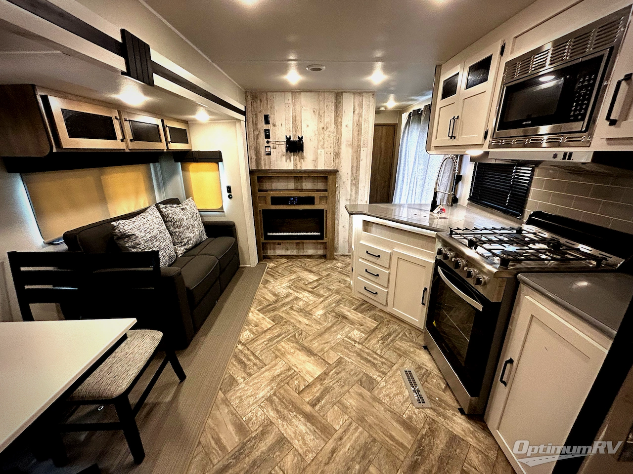 2023 Palomino Puma Destination 39DBT Photo 5