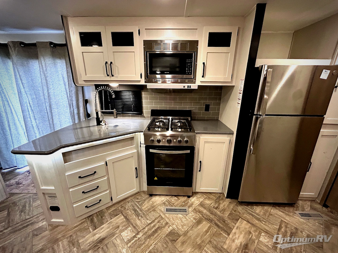 2023 Palomino Puma Destination 39DBT Photo 6