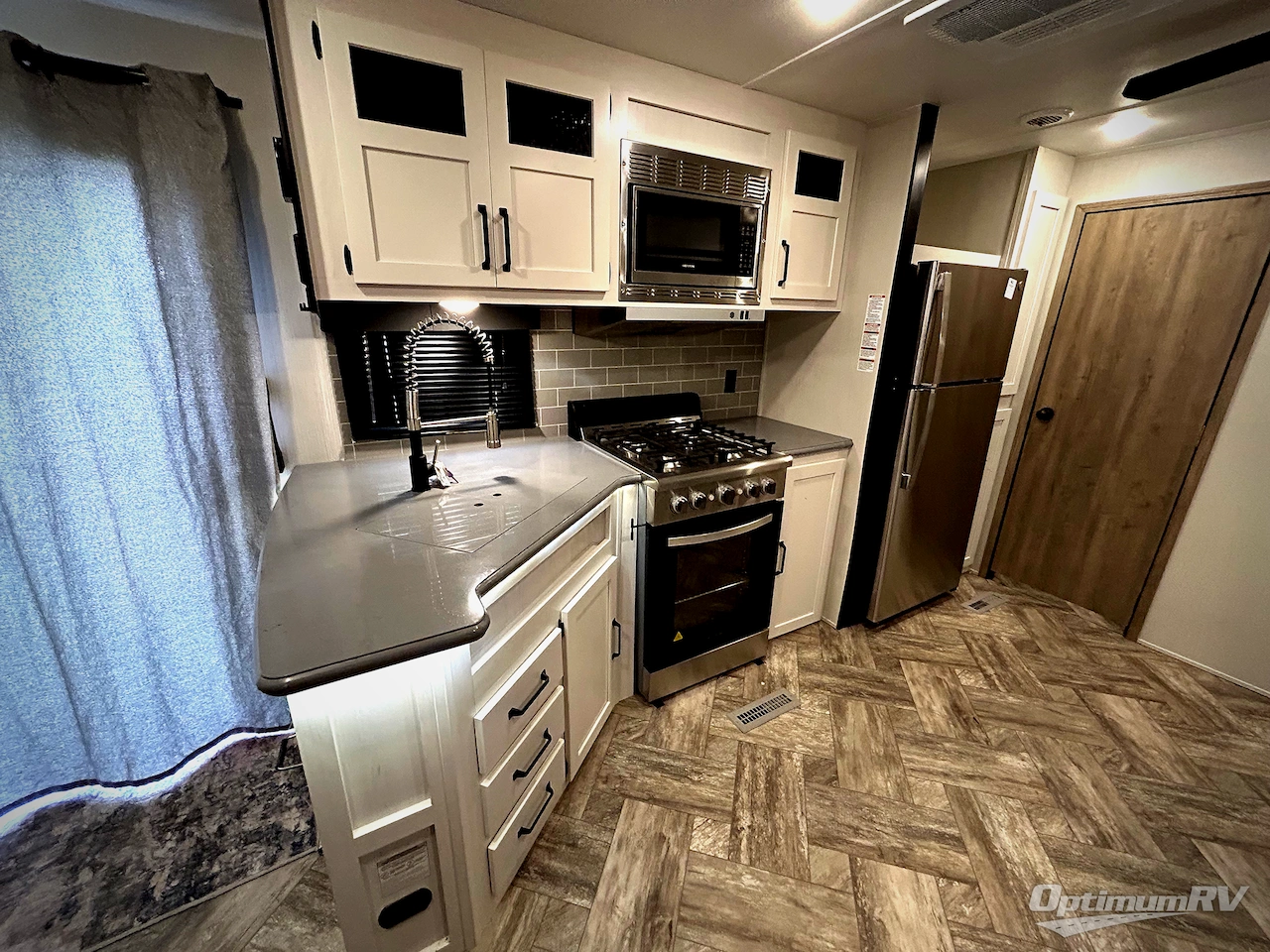 2023 Palomino Puma Destination 39DBT Photo 13