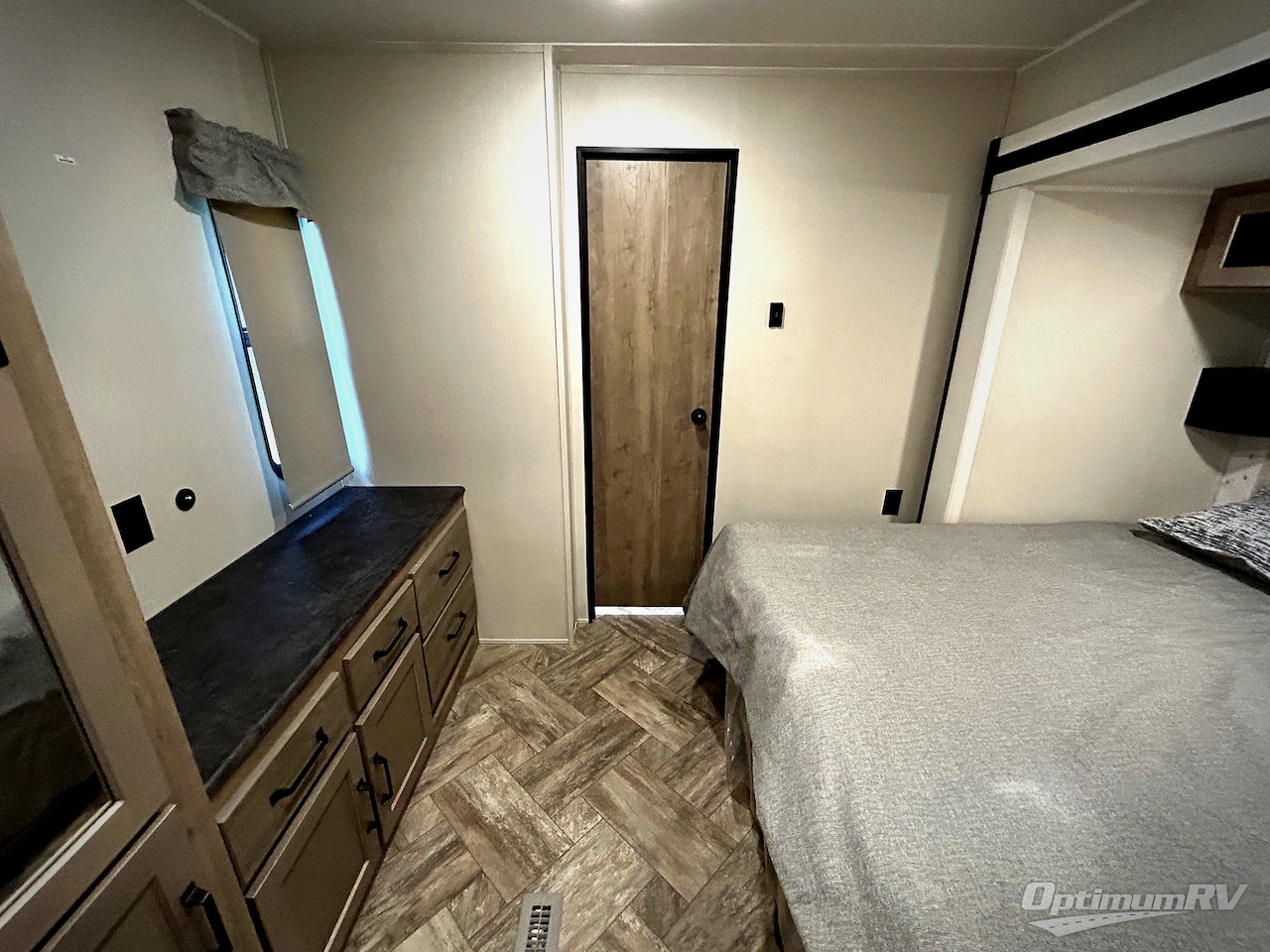 2023 Palomino Puma Destination 39DBT Photo 17