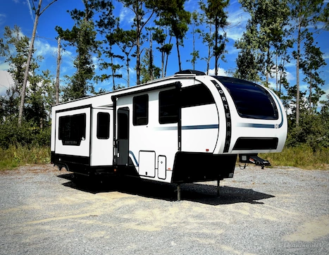 New 2025 Heartland Corterra CT3.5 Featured Photo