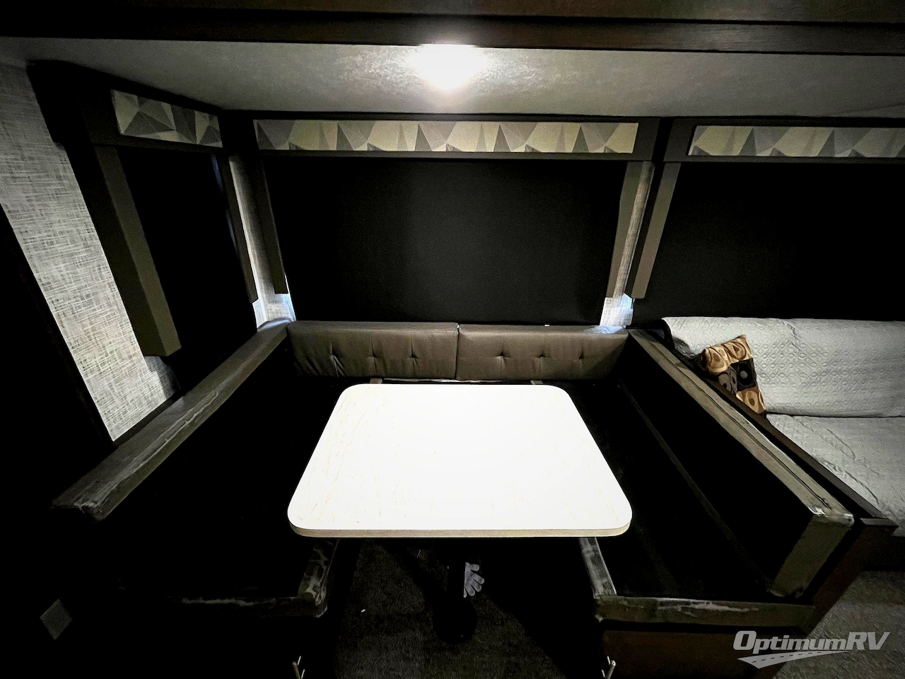 2019 Forest River Salem 30QBSS Photo 6