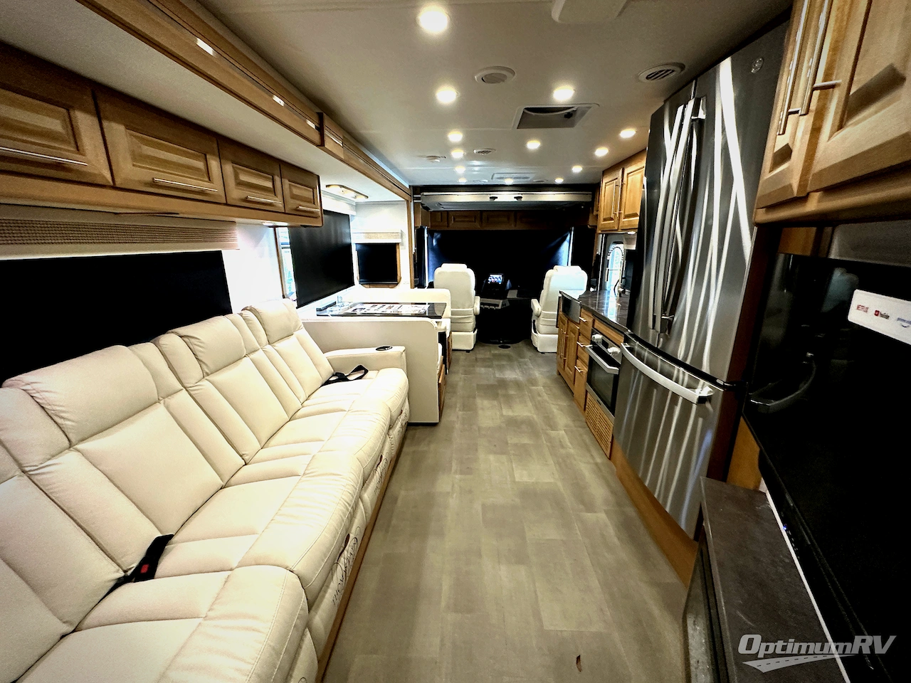 2025 Forest River Georgetown 7 Series 36D7 Photo 8