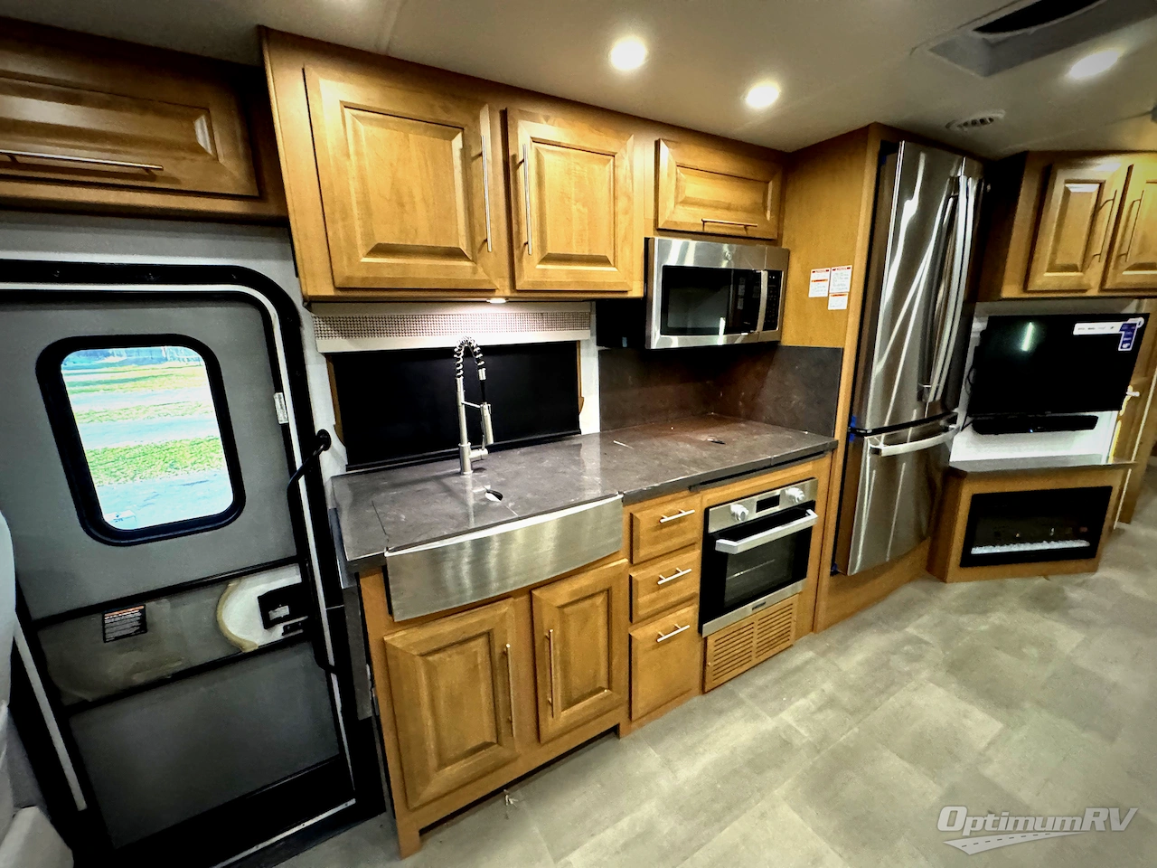 2025 Forest River Georgetown 7 Series 36D7 Photo 10