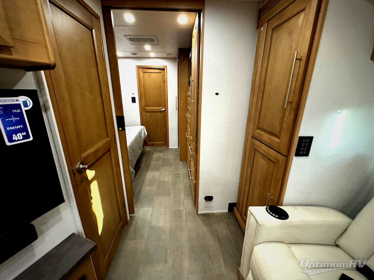 2025 Forest River Georgetown 7 Series 36D7 Photo 14