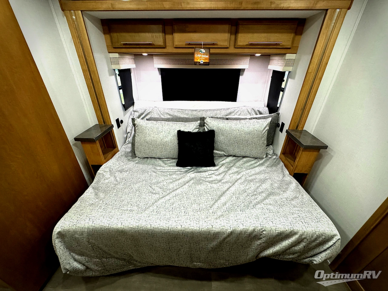 2025 Forest River Georgetown 7 Series 36D7 Photo 17