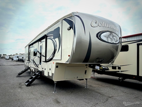 Used 2018 Palomino Columbus 1492 386FK Featured Photo