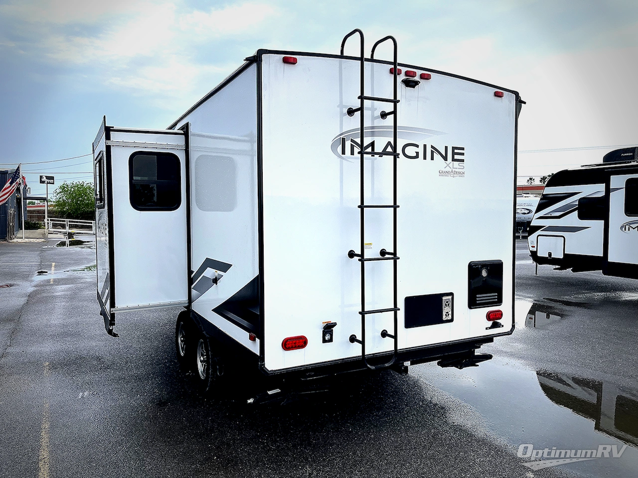 2024 Grand Design Imagine XLS 17MKE Photo 3