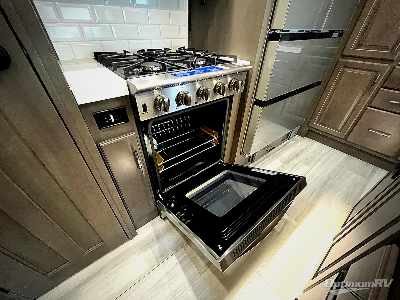 2024 Grand Design Solitude 380FL Photo 13