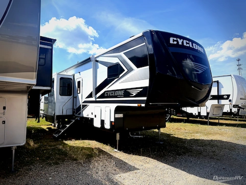 New 2026 Heartland Cyclone 3913 Featured Photo