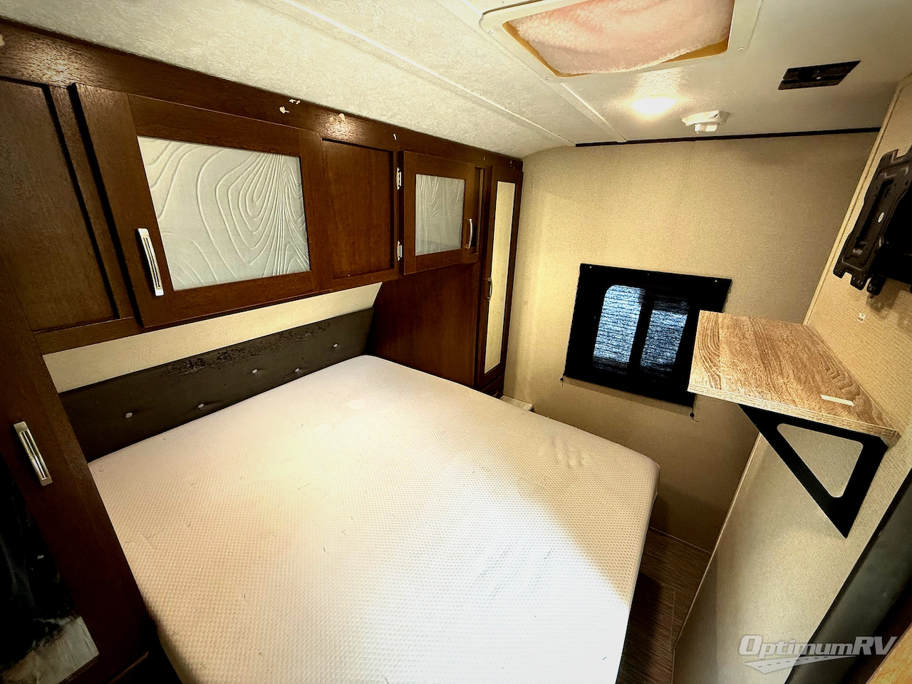 2018 Forest River Wildcat 312RLI Photo 11