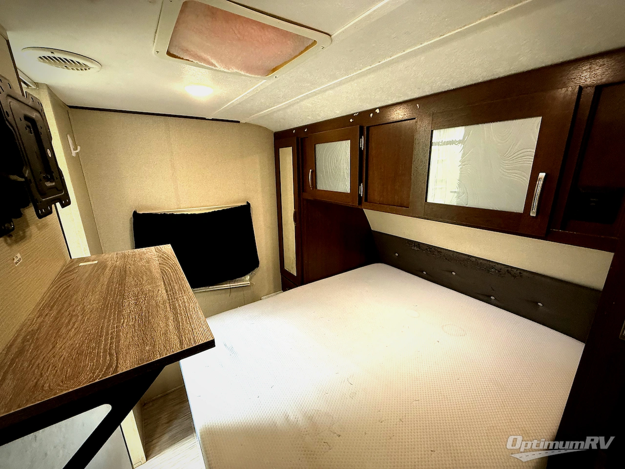 2018 Forest River Wildcat 312RLI Photo 12