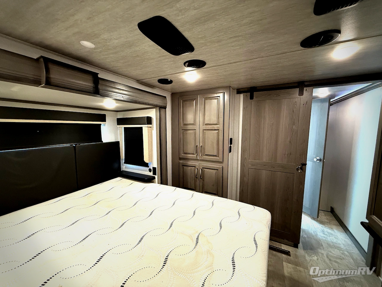 2020 Keystone Montana 3741FK Photo 26