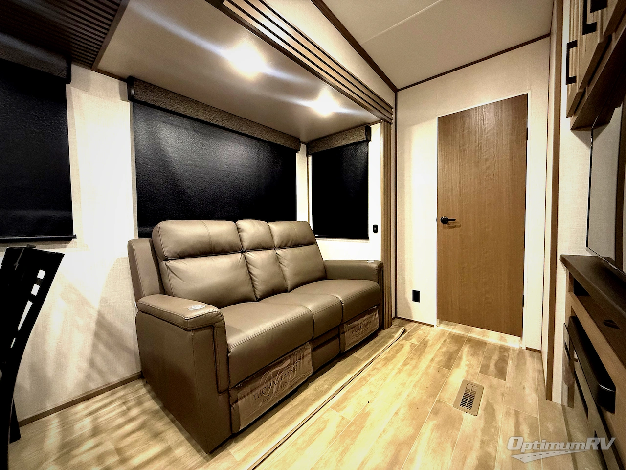 2024 KZ Durango D348BHF Photo 6