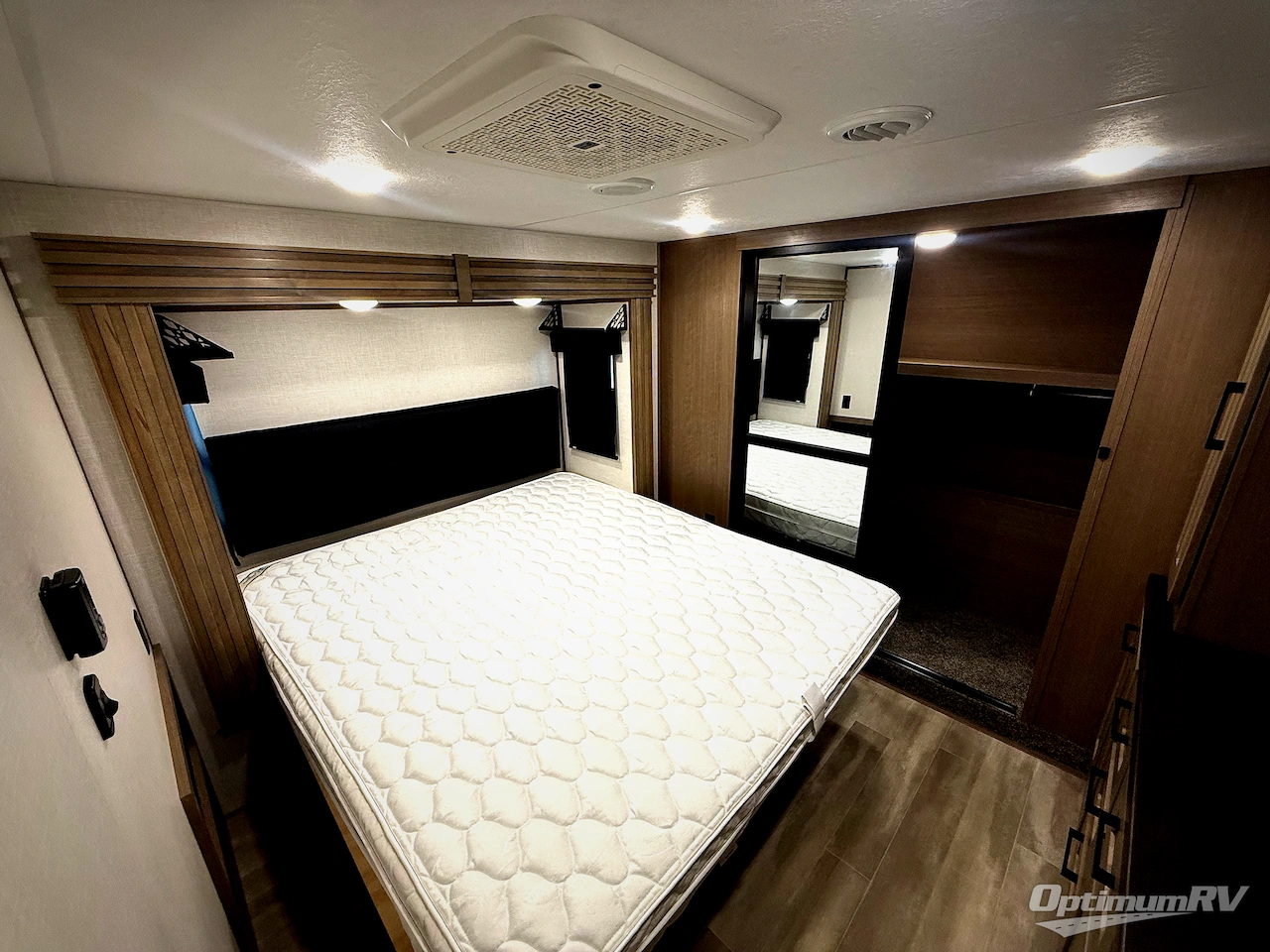 2024 KZ Durango D348BHF Photo 21