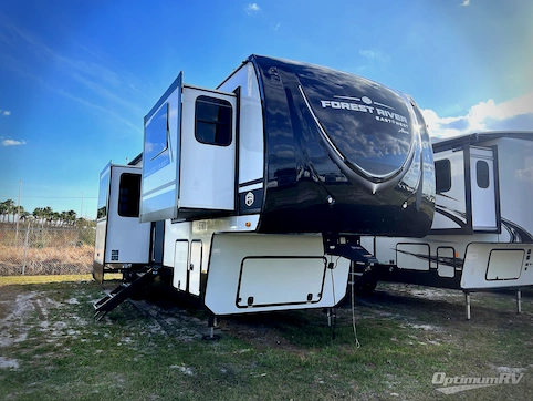 Used 2025 East To West Ahara 380FL Featured Photo