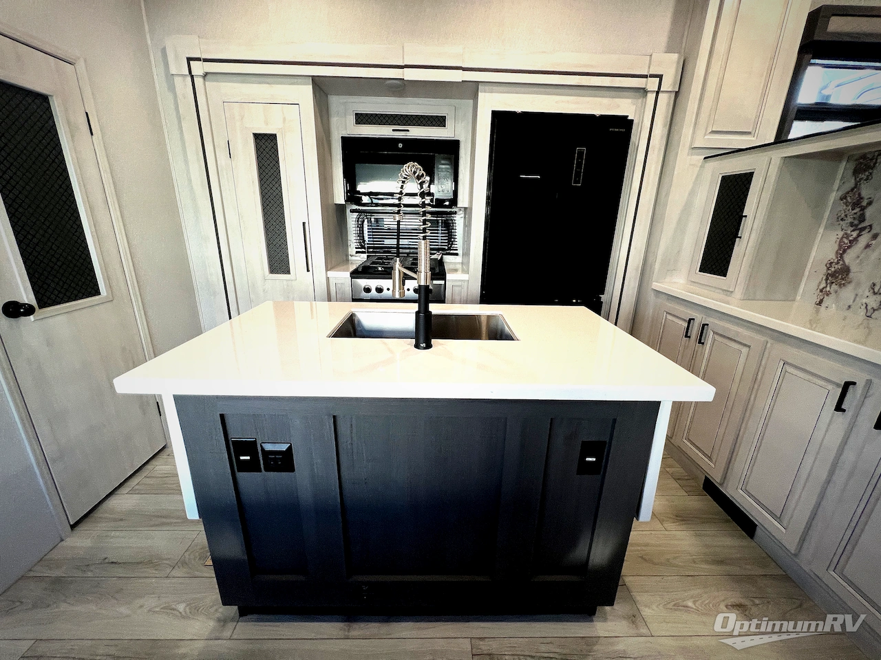 2025 East To West Ahara 380FL Photo 11