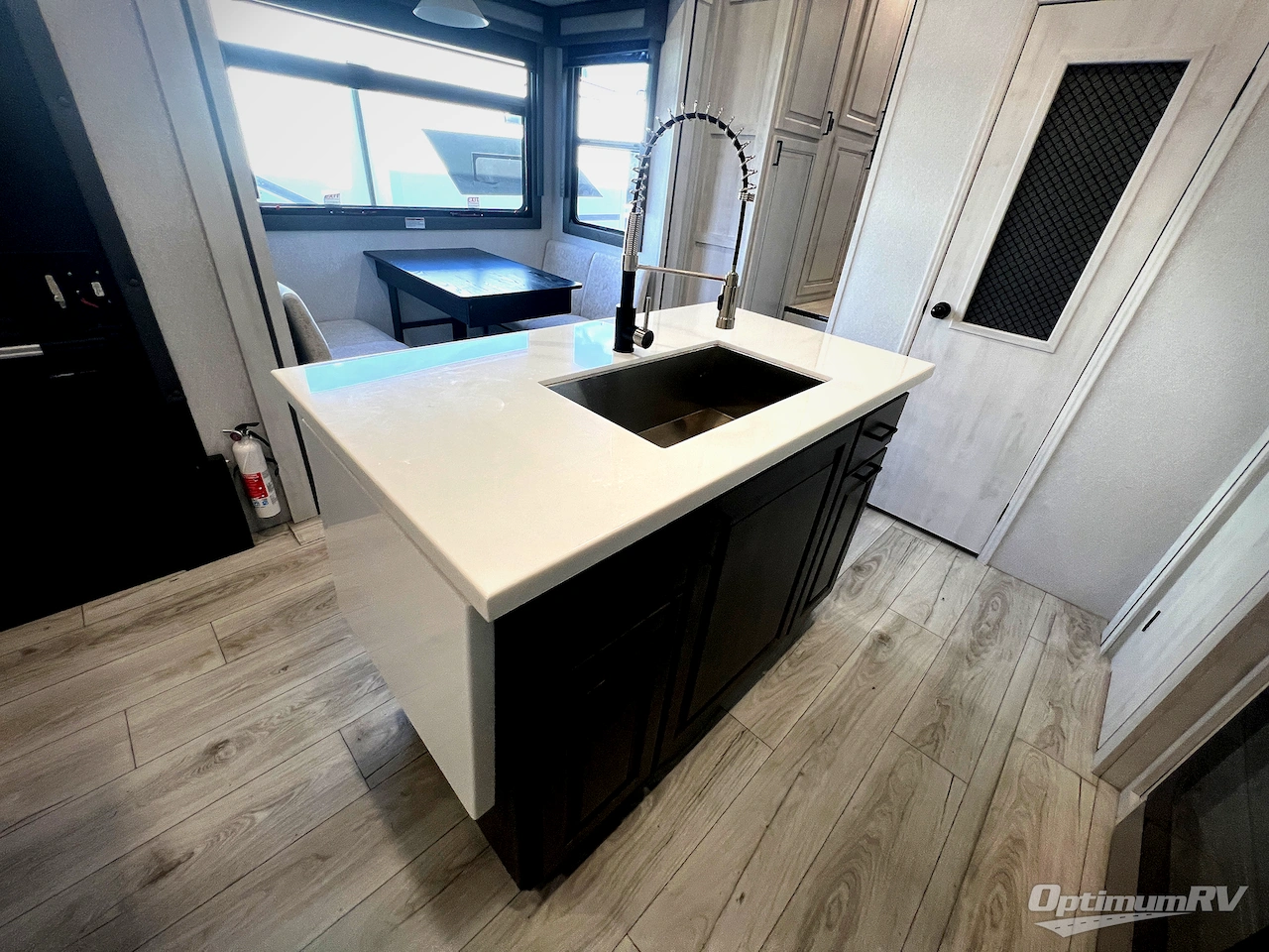 2025 East To West Ahara 380FL Photo 12