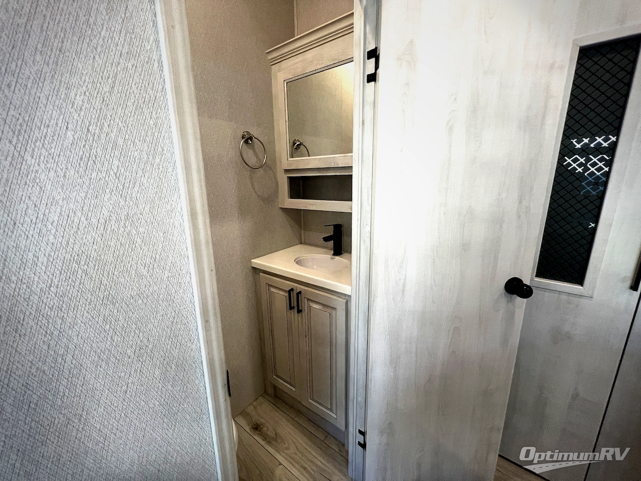 2025 East To West Ahara 380FL Photo 17