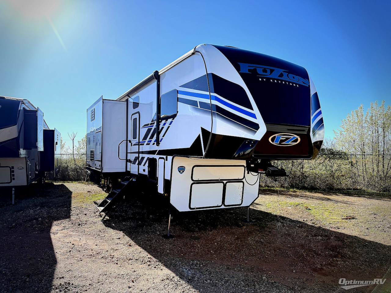 2023 Keystone Fuzion 379 Photo 1