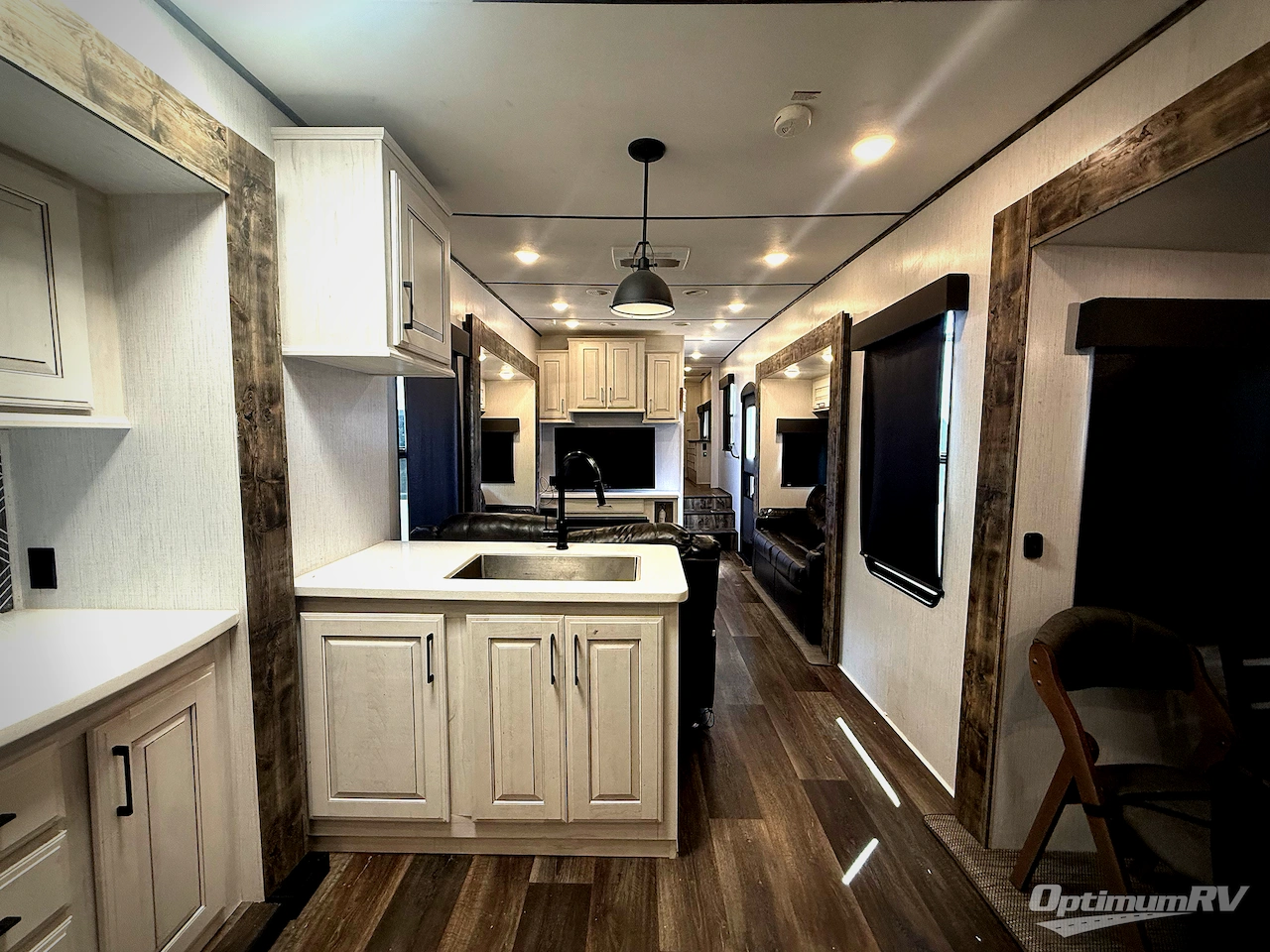 2021 Heartland Bighorn Traveler 39RK Photo 5