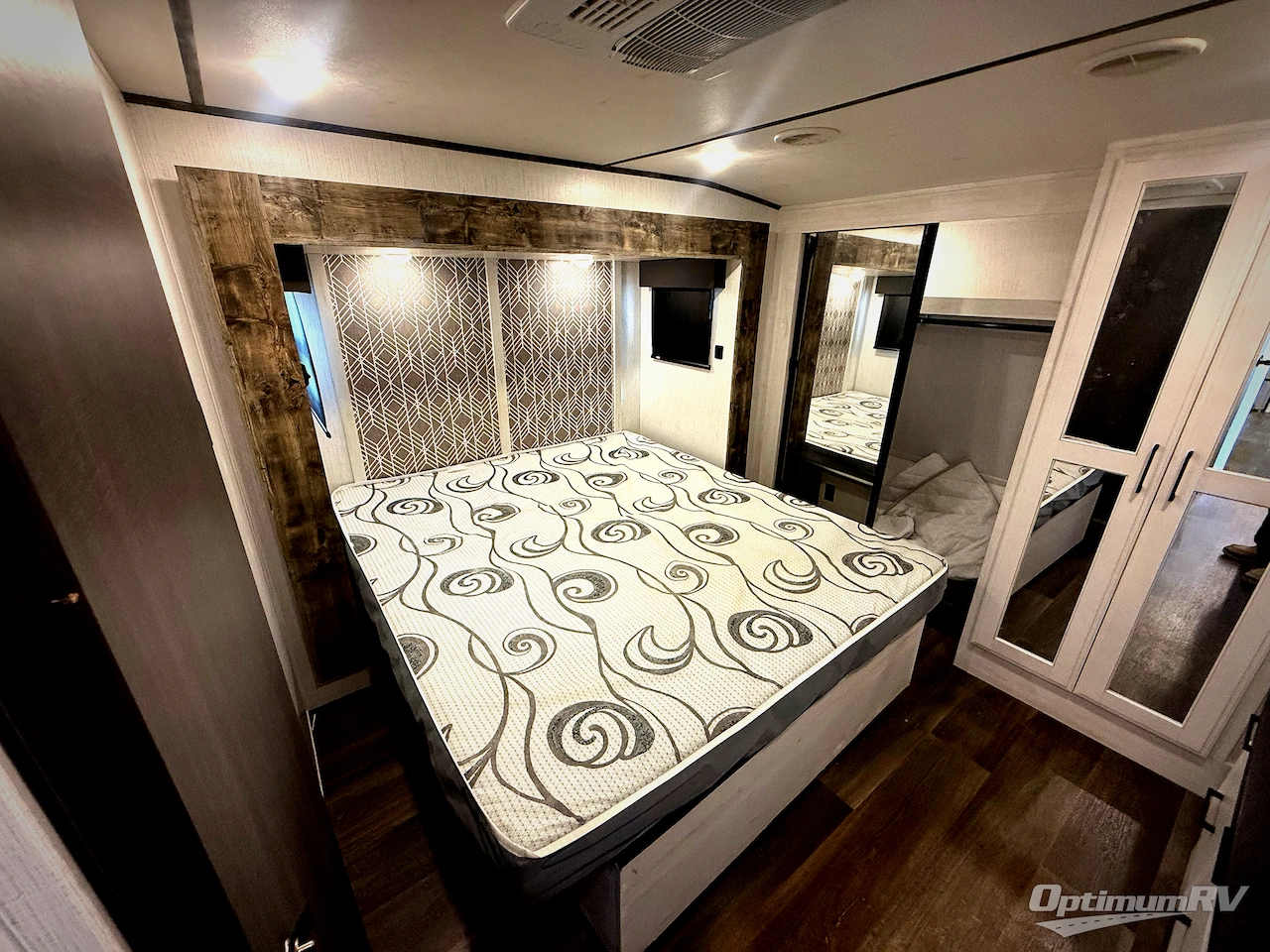 2021 Heartland Bighorn Traveler 39RK Photo 10
