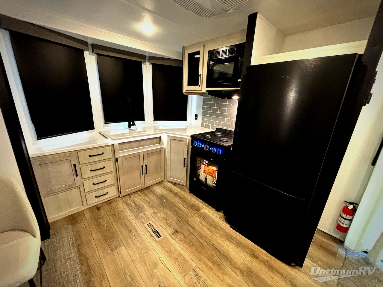 2027 Forest River Puma Vista 39FKL Photo 6
